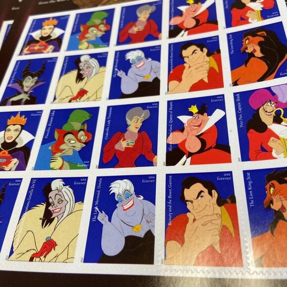 Disney Villains Timeless Classics Stamp Collection - Picture 2 of 4